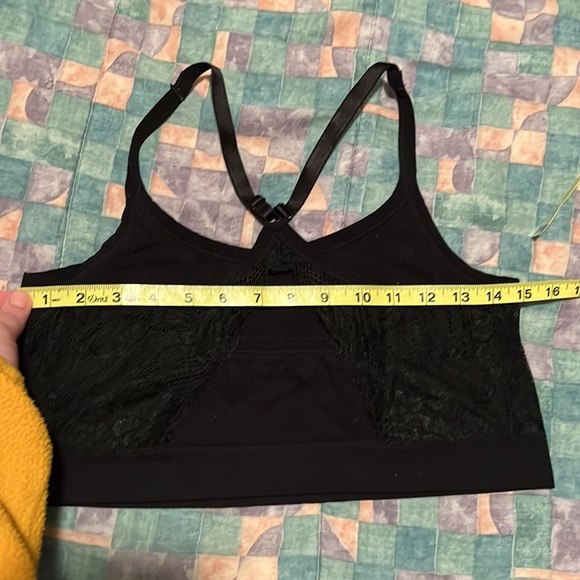 Racerback black lace sports bra - Picture 5 of 7